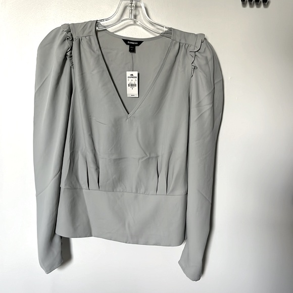 Express v neck blouse - Picture 3 of 6